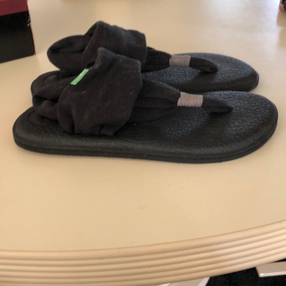 Sanuk Yoga Sling Sandals - Picture 2 of 2